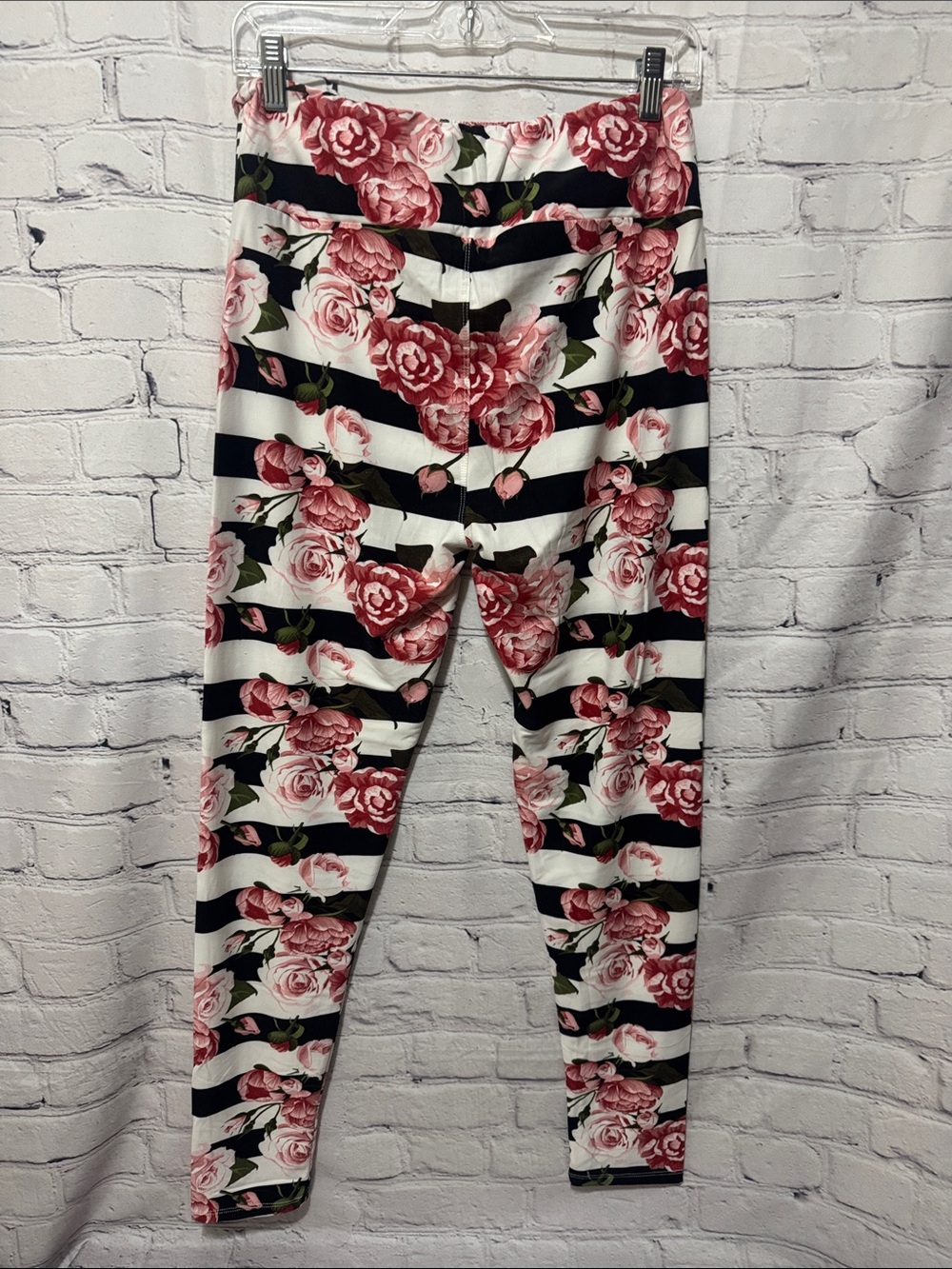 Worn once LuLaRoe TC Tall & Curvy 12-18 Floral Stripe Leggings Buttery Soft - Picture 6 of 9